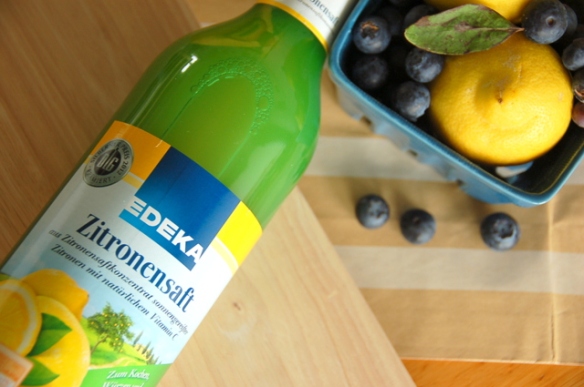 Thrifty Travel Mama | A Sip of Summer - Refreshing Blueberry Lemonade and Green Tea